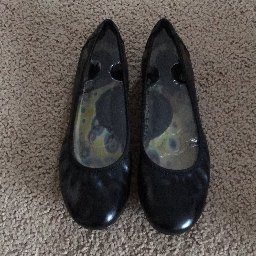 Born Julianne Flats